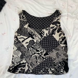 reversible patterned tank